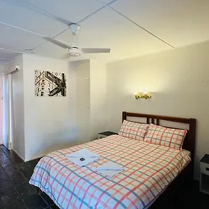 Motel Creek, Colosseum